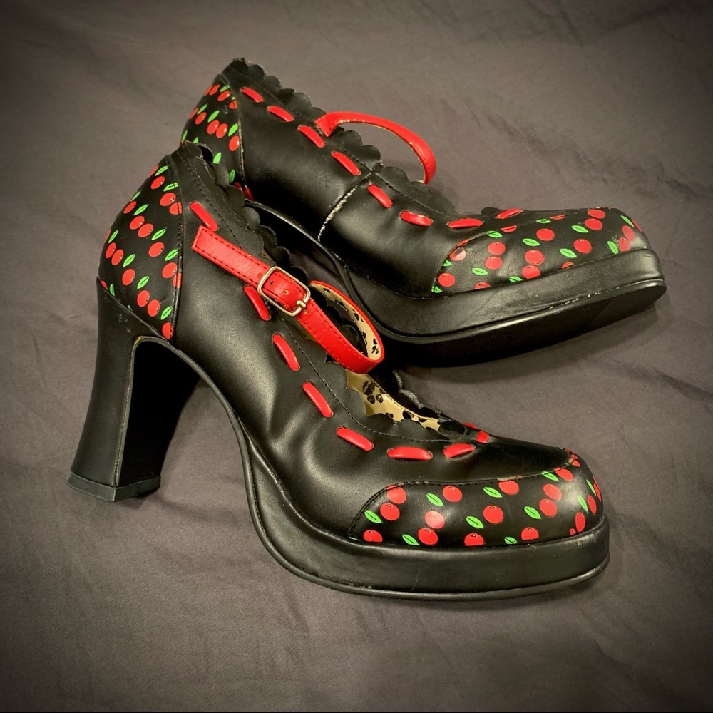 Cherry 🍒 pattern pinup style T.U.K. platform heels!